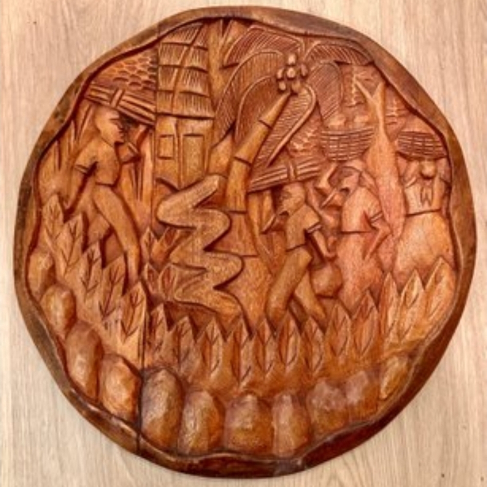 VTG Wood Handcarved 15" Round Wooden Wall Plaque African Farming Scene Tribal